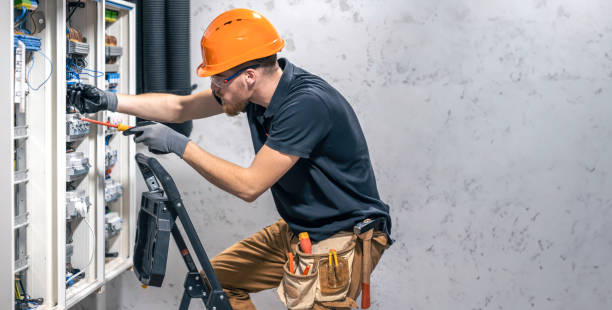 Best Licensed Electrician  in Clinton, AR
